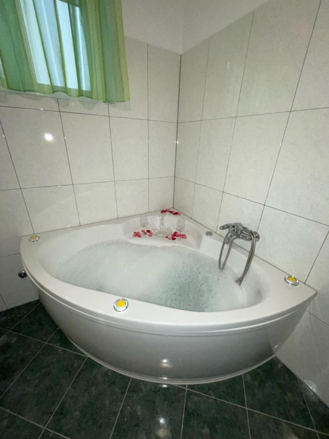 Ližnjan Apartman Varea מראה חיצוני תמונה